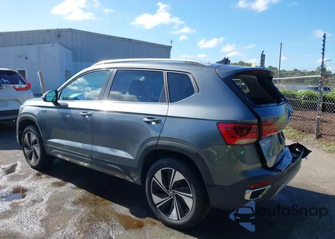2024 Volkswagen Taos 1.5T Se из США, поврежденный, VIN 3VVUX7B23RM114056
